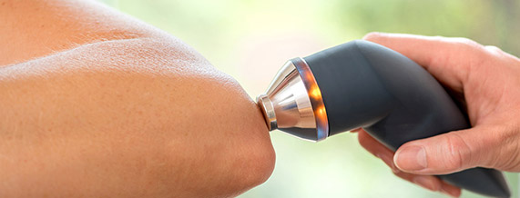 Die Sonoporese nutzt Ultraschallwellen, um die Durchlässigkeit der Haut zu erhöhen und die Aufnahme von Wirkstoffen zu fördern